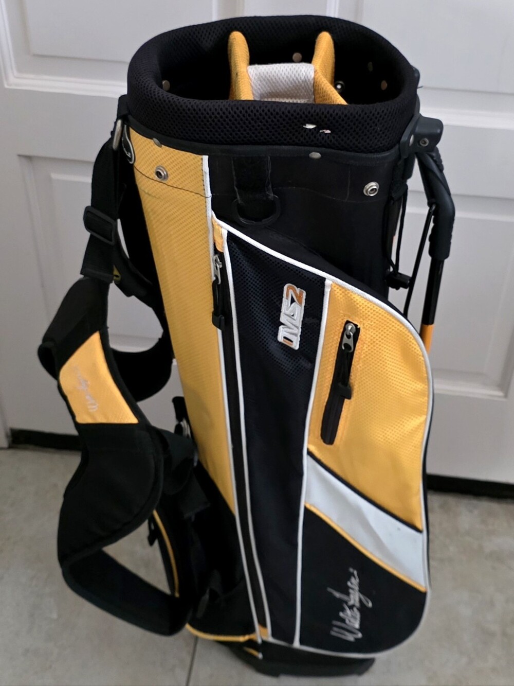 Walter Hagen MS2 Men's Stand Bag White/Black/Yellow multiple pockets 4 way Top